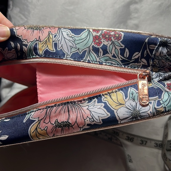 Primrose Hill London Floral Weekender Makeup Bag - Picture 9 of 9